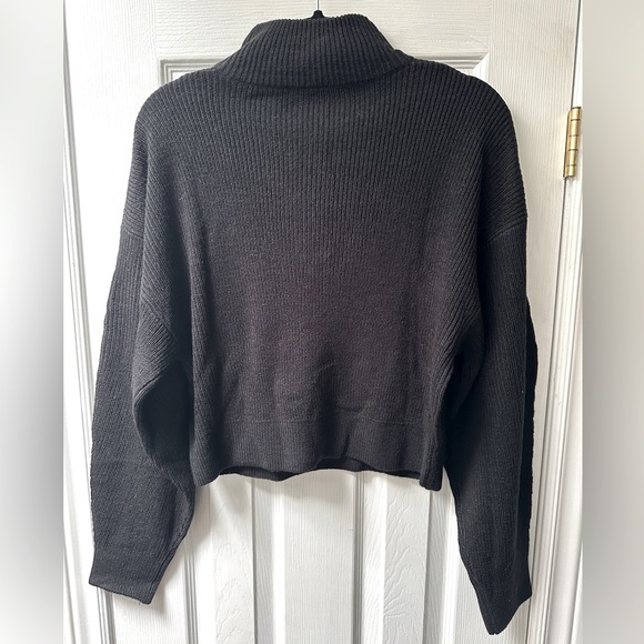 H&M Black Half Zip Crop Sweater - Size Large NWT - Picture 2 of 4